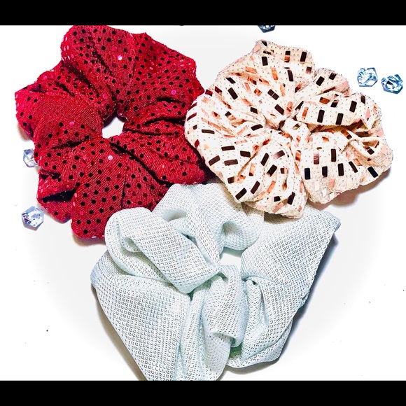 SPARKLE BLING SCRUNCHIES 3PACK WITH BOX - Picture 1 of 8